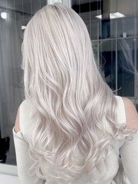 ロウル 渋谷(LOWRL) ホワイトロング/ブリーチ/エクステ