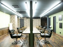 メゾンフォーメン TorRoad店(Maison for men)の雰囲気（green×wood×brickを合わせた男が好きなデザイン。）