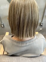 ロッカン(ROKKAN)&nbsp;切りっぱなしボブ×ブリーチカラー