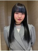 ロングストレート前髪ありインナーブルー