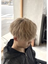 エッジ(EDGE)&nbsp;大分メンズハイトーンブリーチブロンドカラー刈り上げマッシュ