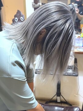 ブレイズヘアー(BLAZEhair) 【ツヤ×筋感】ホワイトバレイヤージュ×ブリーチ2回