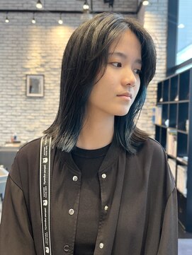 エン(YENN) 青インナーが映える◎カジュアル外ハネボブ