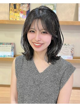 ルエ(rue) ひし形くびれミディアムレイヤーカット20代30代40代韓国ヘア◎