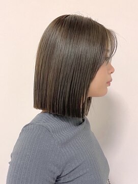 ヒビヲ(HIBIO) 切りっぱなしボブタッセルボブダブルカラーオリーブベージュ