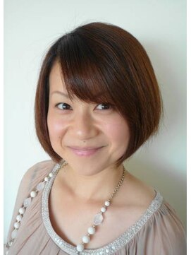 メロウ ヘアー エスト2006(MELLOW HAIR EST.2006) 前下りボブ