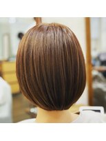 オロ(ORO)&nbsp;【ＯＲＯ】少し長めのスリークボブ　さがら