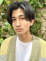センターパート韓国ヘアニュアンスパーマトランクスヘア