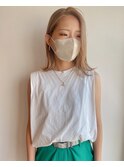 ミルクティーベージュのハイトーン外ハネ