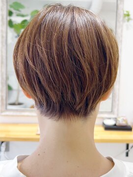 コンフィープラス(comfy plus) 20代30代40代大人可愛いハイライトベージュショートボブ白髪染め