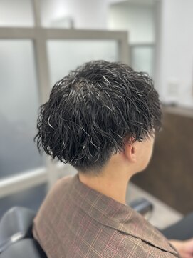 リバティシェアバーバー 銀座(LIBERTY SHARE BARBER) ツイストスパイラル<理容室>