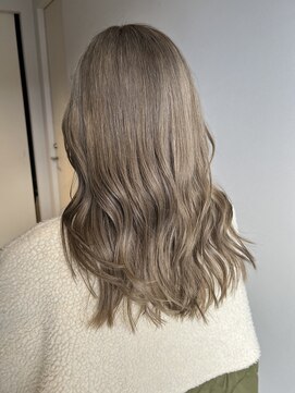 ジジ プラス デザイン(GIGI＋design) greige