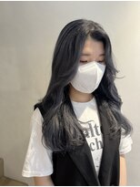 バズ(BUZZ) ブリーチ必須のアッシュグレー!