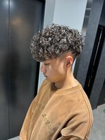 ブラック サッポロ(BLUCK SAPXOXO)&nbsp;外国人風スペインカールスパイラルパーマ刈り上げメンズパーマ