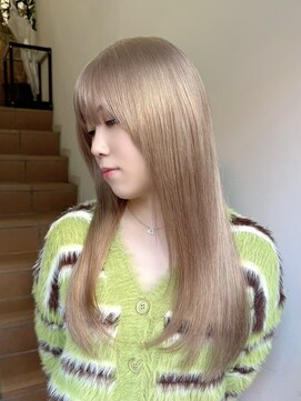 サンク 原宿 表参道(cinq) ミディアムレイヤーくびれミルクティーベージュハイトーンカラー