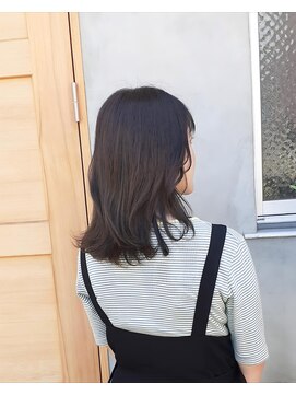 ピーロ(piilo) 夏にもおすすめ!しっとり深めのオリーブブラウン◯