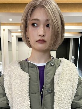 エイチ(H) xブリーチ/イメチェン/ホワイトブロンド/外ハネボブ/美髪/