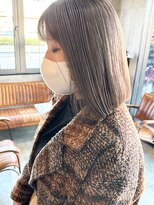 シェリ(che'rie)&nbsp;ハイライトカラーミルクティーベージュレイヤーカット