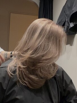 バタフライカットシャギーハイレイヤーカットレイヤーショート