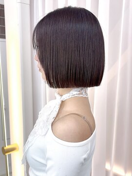 アイドットプラス 札幌大通り(i.+ODORI) ストンとおちる顎下1cmボブ