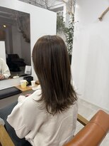 シーバイトリコ 市川(SEA by tricot)&nbsp;大人ナチュラルレイヤー×ツヤベージュミディ