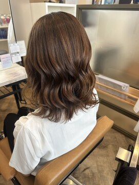 プラス ファースト ヘア(Plus 1st) ミディアム×外はねウェーブ