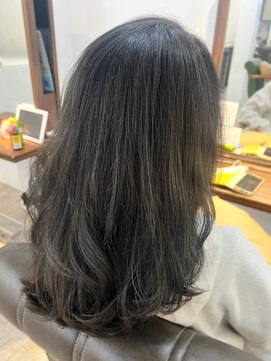 マリアバイアフロート(Maria by AFLOAT) 【山田】ハイライトカーキアッシュグレージュ透明感カラー