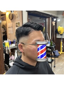 バーバー アミティ プール オム(BAR BER amity POUR HOMME) フェード