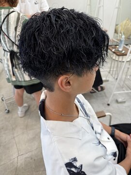 ロミー 本厚木(ROMMY.) マッシュパーマ/前髪パーマ/ハイトーンカラー