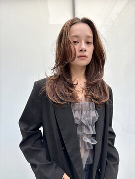 カケル(×.) 上品レイヤー／艶髪ロング／ブラウンベージュ