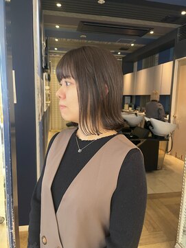 コワファースト 大分(COIFF1RST) アッシュグレージュ！切りっぱなし外はねスタイル