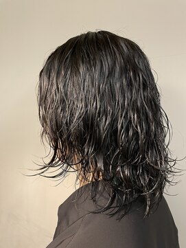 シュールトルワ(SUR TROIS) ミディアムレイヤー