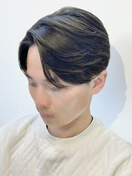 ビッケメンズヘア(Vicke Men's hair) 刈り上げセンターパートフェザーパーマニュアンスパーマ韓国