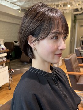 ショートボブ