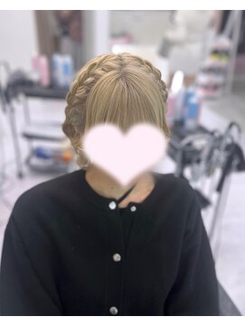 サイド編み込みヘア