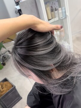 ラピス 福岡天神店(Lapis) シャドウルーツ/バレイヤージュ/グレー/ホワイト/シルバー