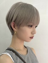 サンクマーケット 渋谷(cinq MARKET)&nbsp;渋谷ケアブリーチカラーハンサムショートグレーアッシュカラー◆