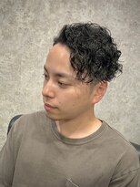 キタセンジュバーバー バイ ティーズ(KITASENJU BARBER by T's) 強め 波打ちスパイラルパーマ ツーブロック