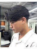 テーパーフェードニュアンスパーマ刈り上げセンターパートメンズ