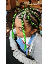 ボンゴ BONGO&nbsp;緑の編み込みちゃん。