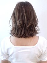 アイティー バイ アルバム 浦和店(IT by ALBUM) ベージュボブ_セミウェットウェーブオリーブカラー_ba305632