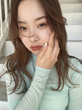 グリーン(green) 扱いやすいセンター分けロングhair bymisaki