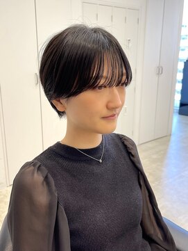 イヴォークオオサカ 心斎橋(EVOKE OSAKA) マッシュ 丸み 耳かけ 可愛い 暗髪 艶髪 簡単セット ショート