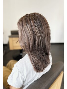 ニッチ(NICHE) 【NICHE HAIR】【西鎌倉】ハイライトカラーミルクティーベージュ