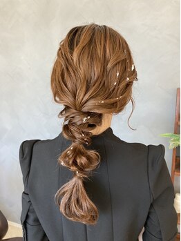 特別な日のヘアセットお任せください◎ショートの方でも崩れにくいアレンジを！周りと差がつくスタイルに♪