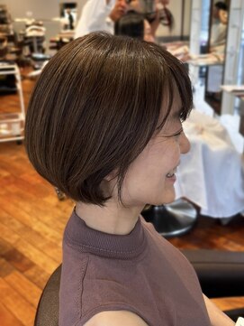 ビュートリアム 梅田(BEAUTRIUM) 丸みショート/白髪ぼかし/ハイライト/40代/50代/60代/エイジレス