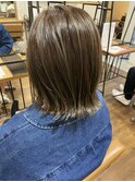 アッシュグレージュ