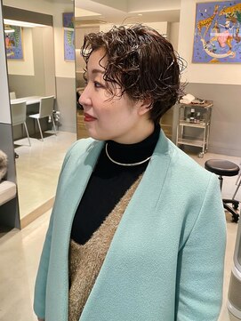 エイゾー 銀座(EIZO) ショートパーマ/かきあげ前髪/くるくるパーマ