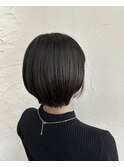 首元スッキリ！暗めアッシュでオレンジ抑えの大人ショートボブ