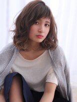 ヴィヴィ(VIVIE)&nbsp;小顔オン眉ショートバング透明感グレージュハイライトくびれヘア